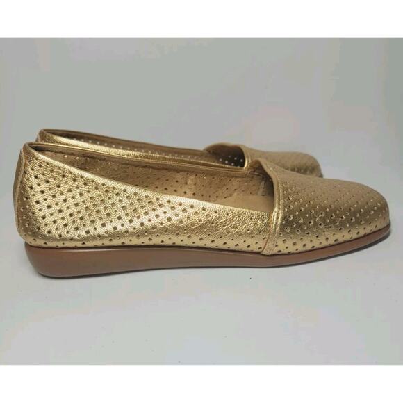 MICHELLE D SIZE 7 Remmy Leather Ballet Flat Gold Square Toe - Picture 7 of 10